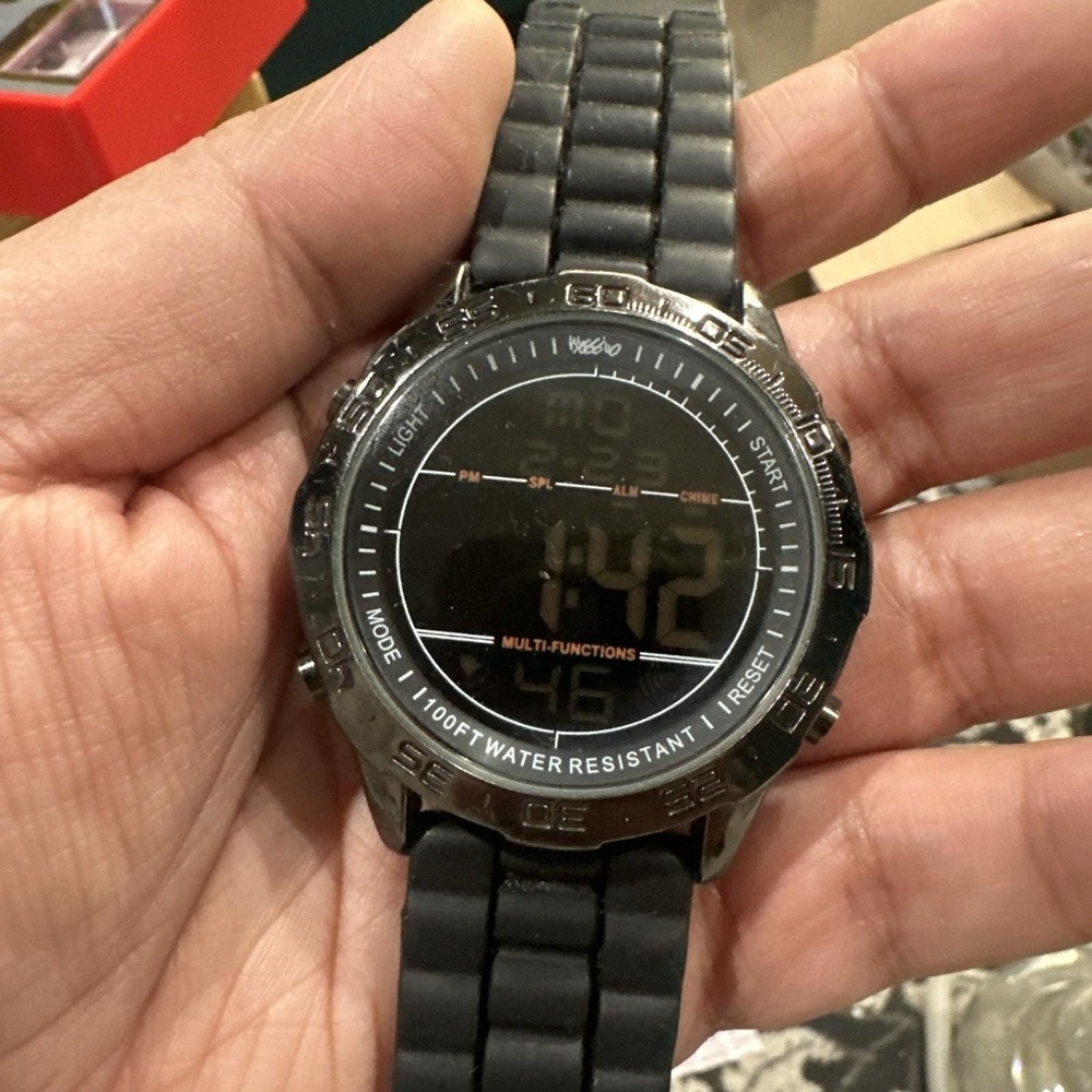 Working Mossimo Men's Black Silicone Buckle Band Watch Digital New Battery 49mm‎